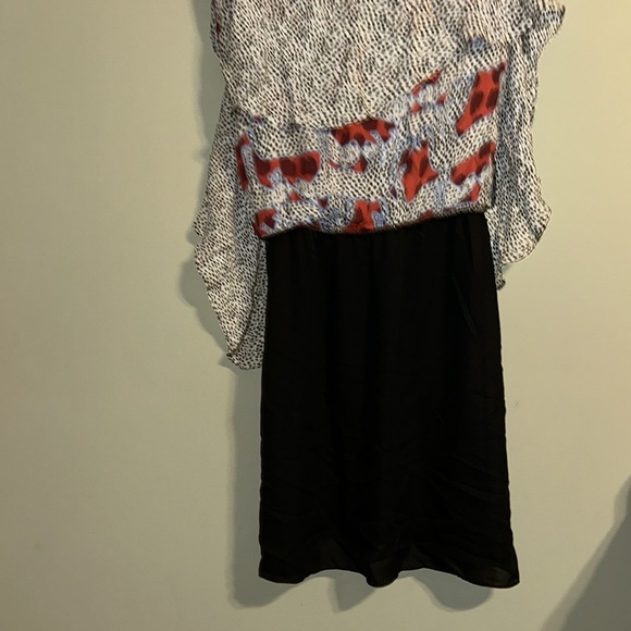 NWOT PARKER S
Reina Faux Wrap Midi Dress Animalia Blue Multi Print Leopard Cat - Picture 7 of 12